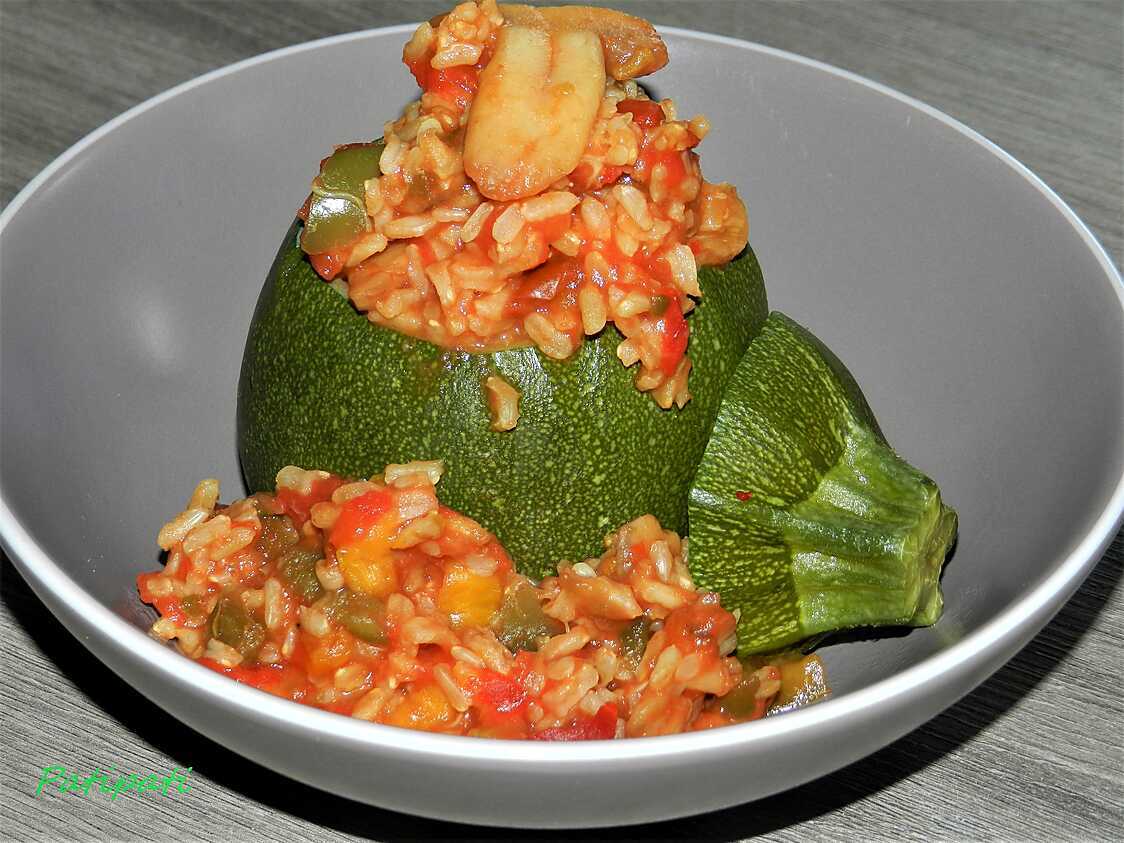 Recette de Courgettes farcies au riz complet et légumes