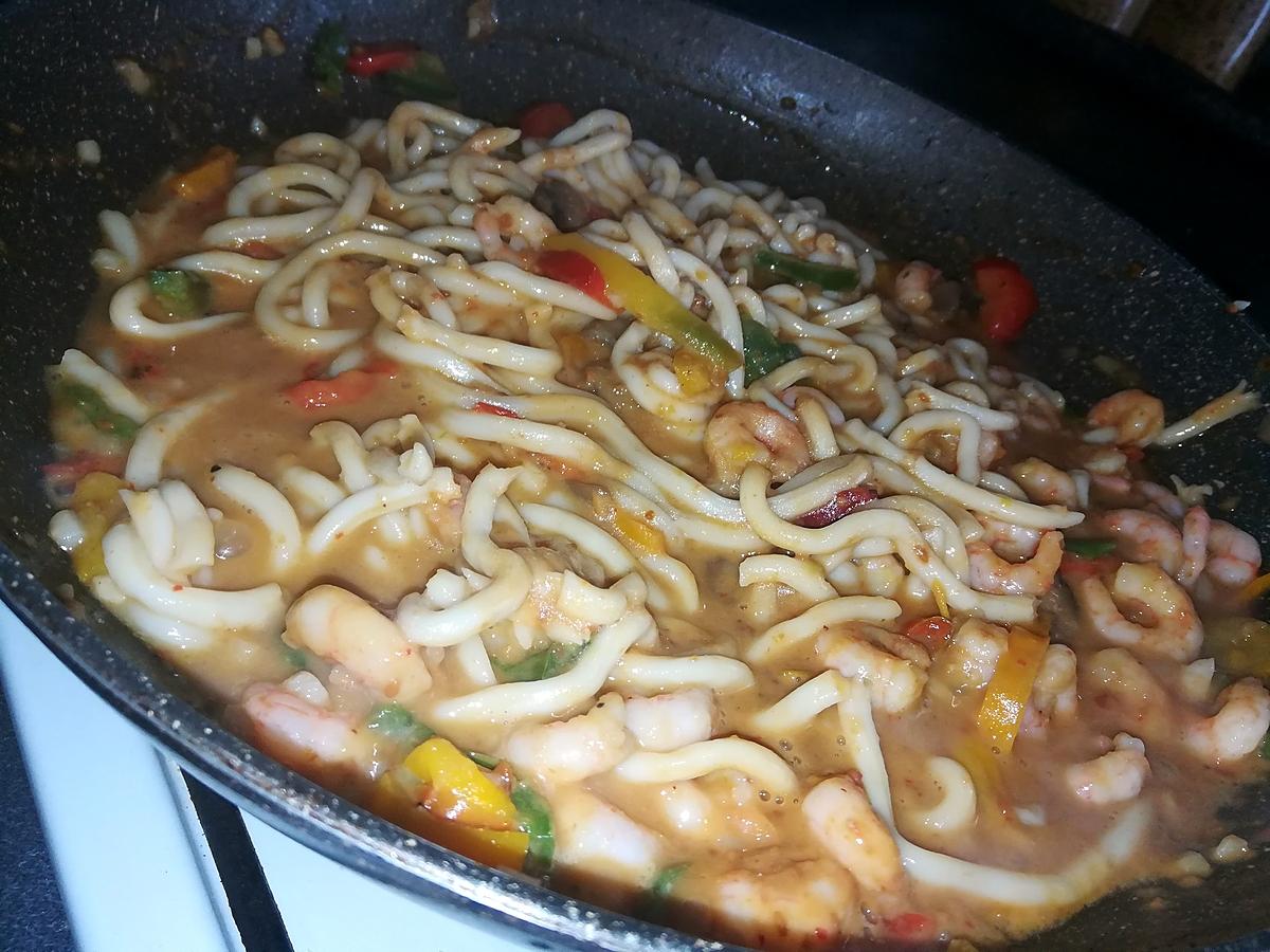 recette Nouilles sauté au crevettes sauce satay