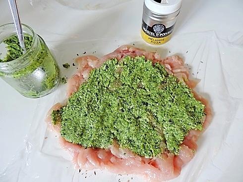 recette Filet de poulet farci au pesto de vert de courgette