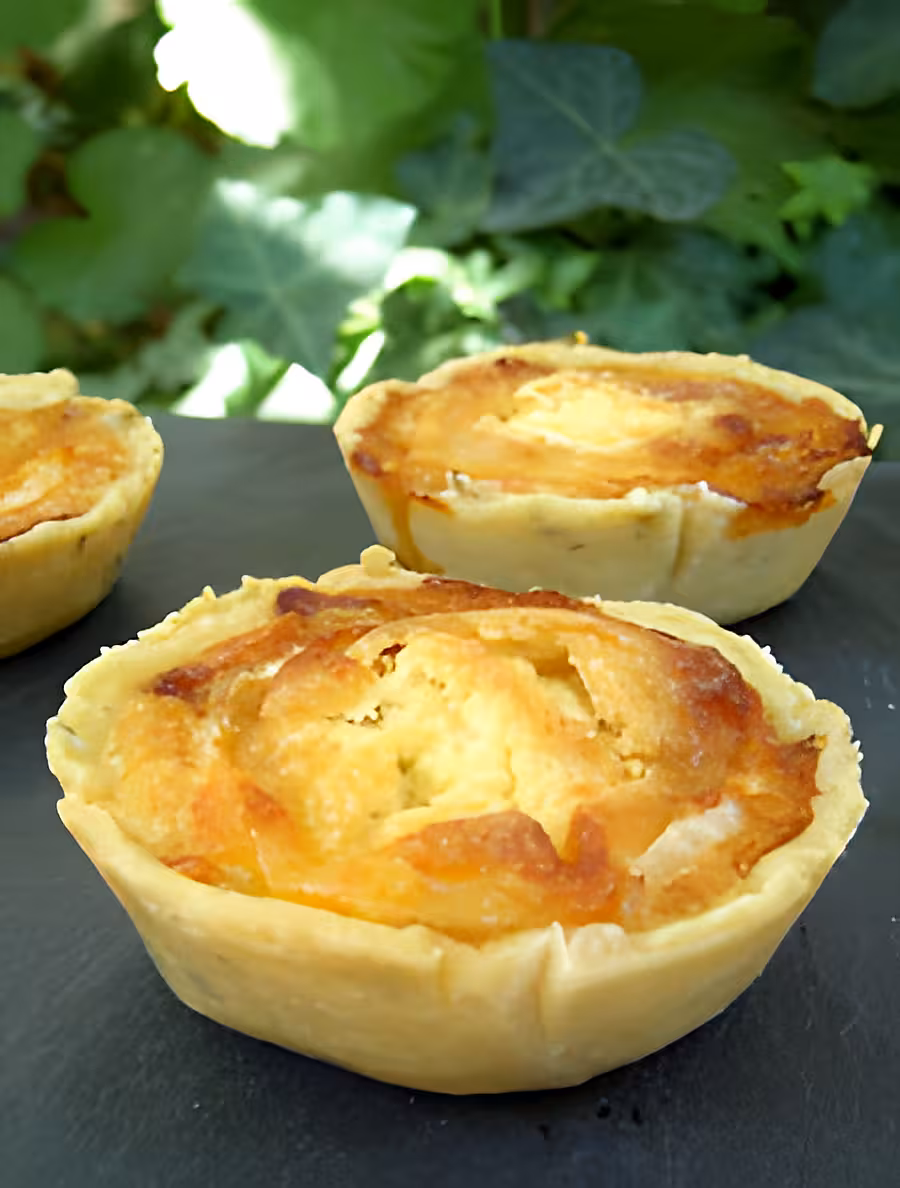 recette Tartelettes aux oignons, pignons & chèvre