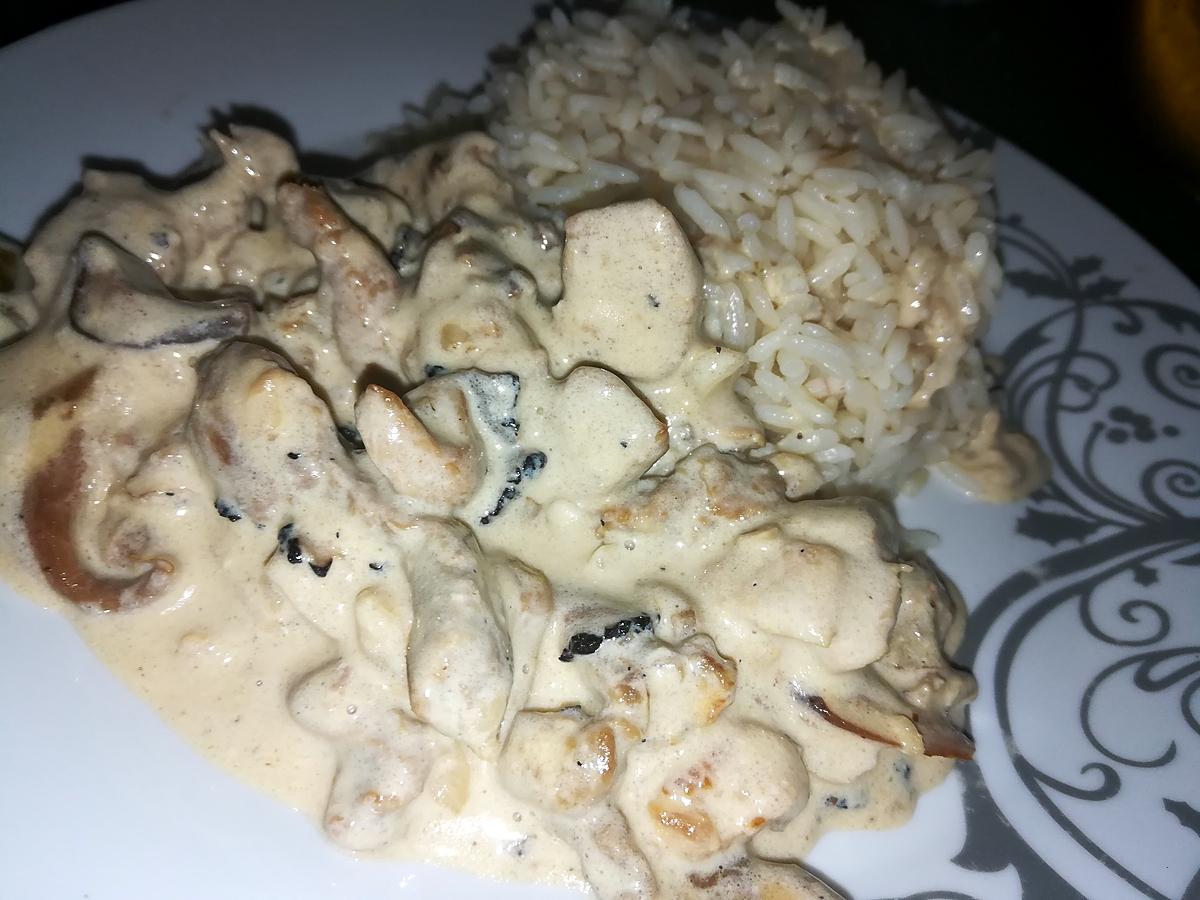 recette Poêlé de cèpes et de blancs de poulet a la crème et au truffes