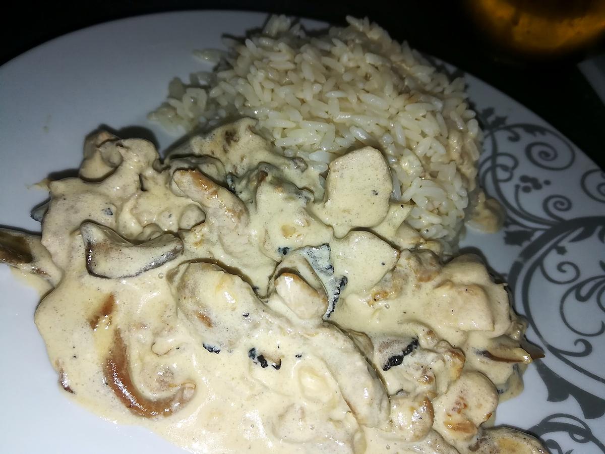 recette Poêlé de cèpes et de blancs de poulet a la crème et au truffes