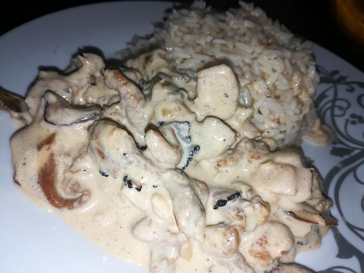 recette Poêlé de cèpes et de blancs de poulet a la crème et au truffes