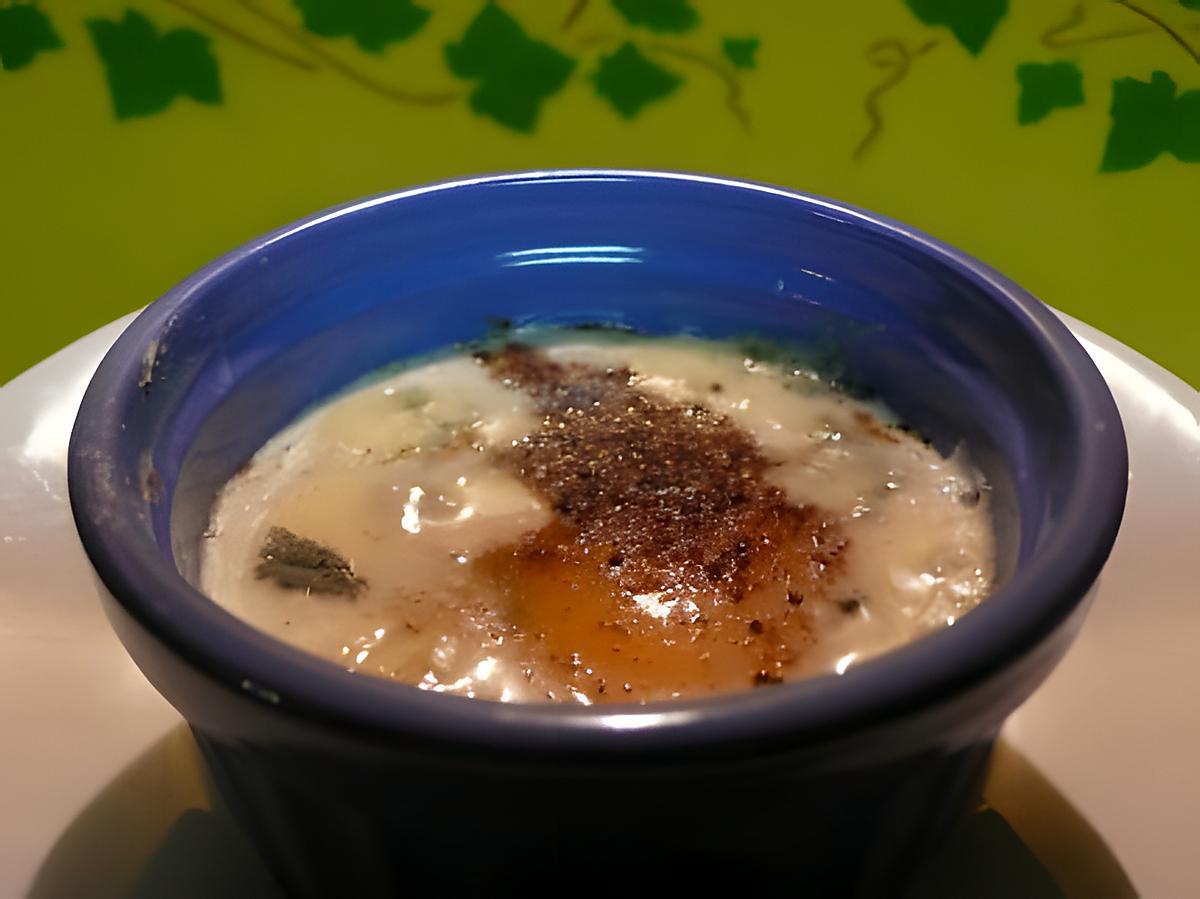 recette OEUFS EN COCOTTE AU ROQUEFORT