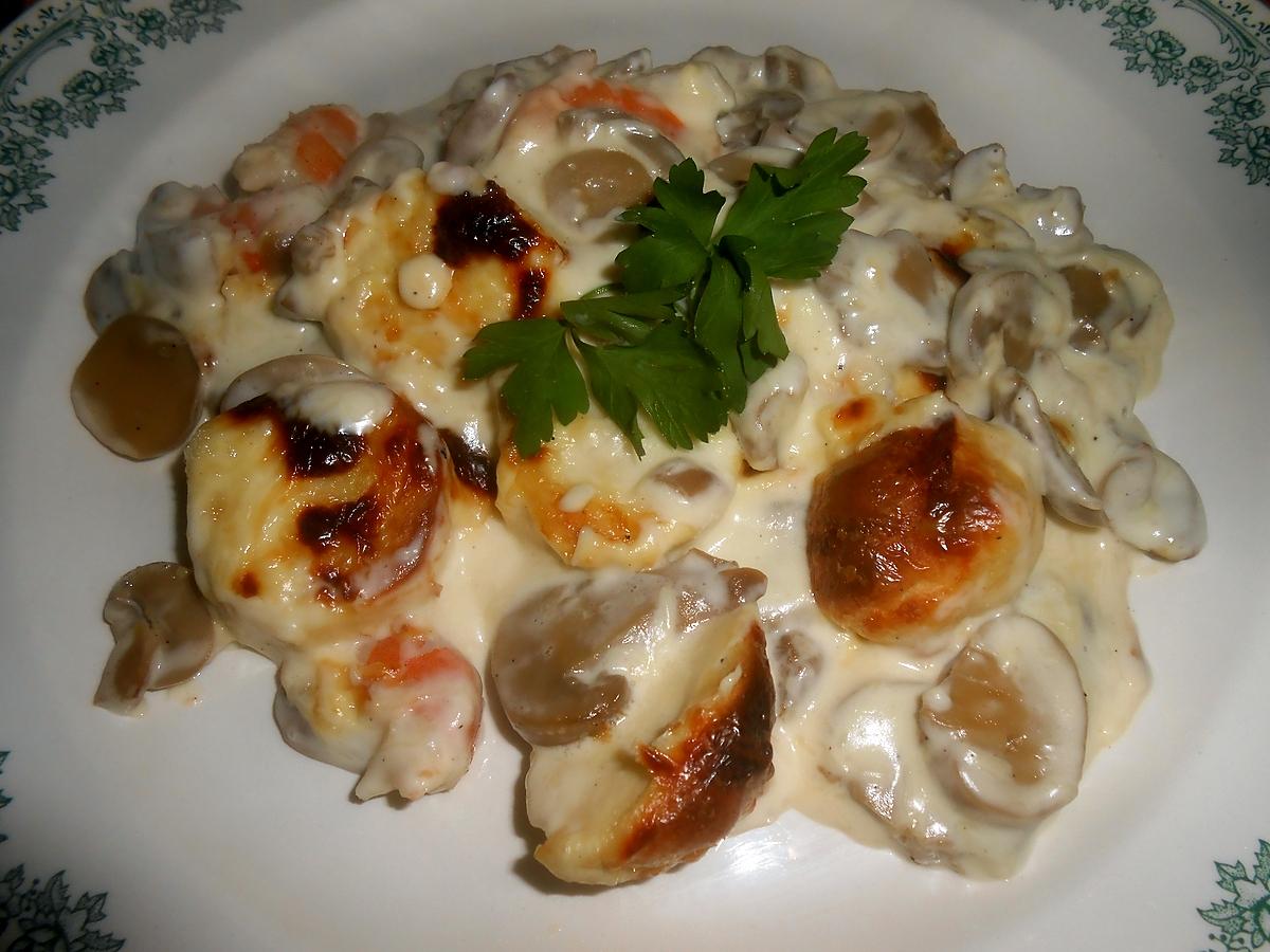 recette QUENELLES CREVETTES ET CHAMPIGNONS GRATINEES