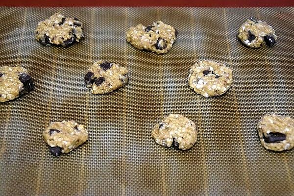 recette Cookies aux flocons d'avoine, beurre de cacahuète et pépites de chocolat