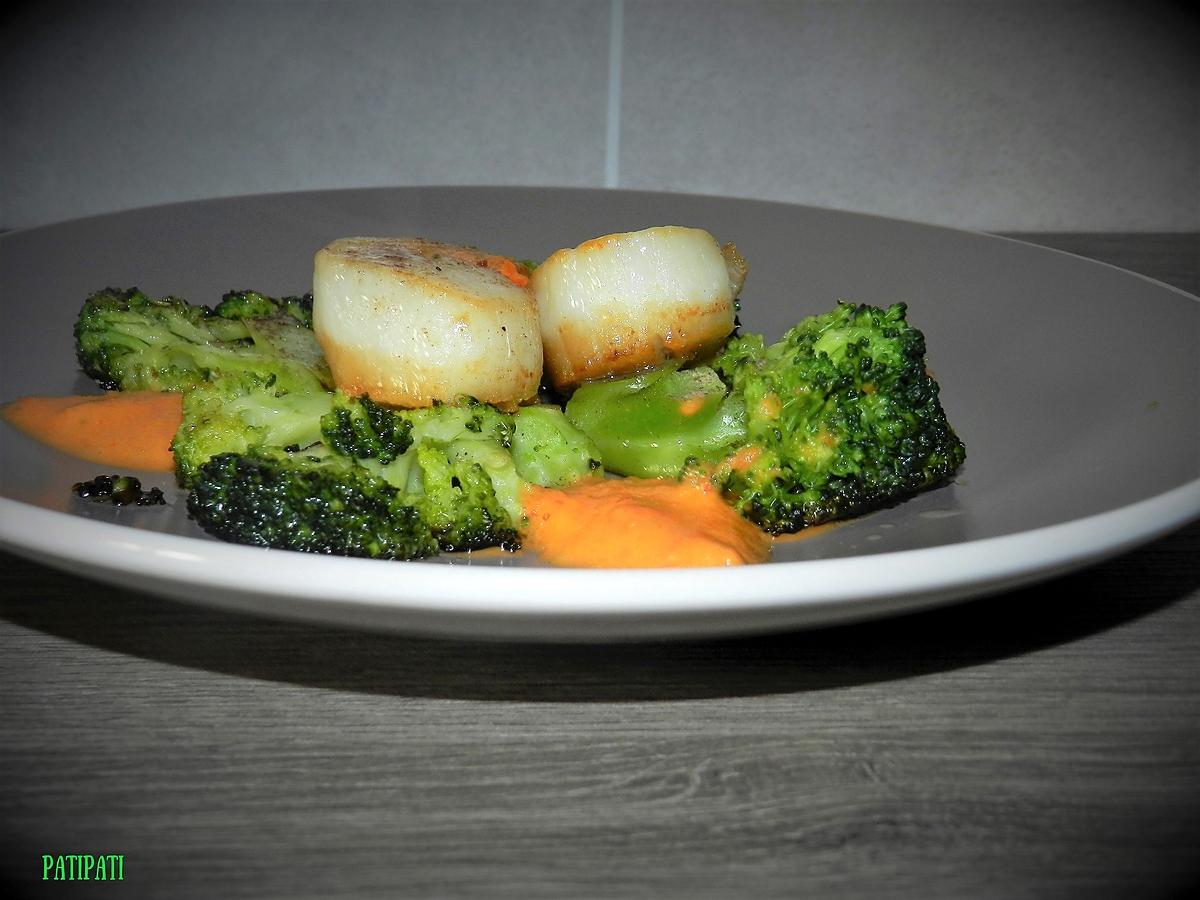 recette Noix de Saint-Jacques sur un nid de brocoli