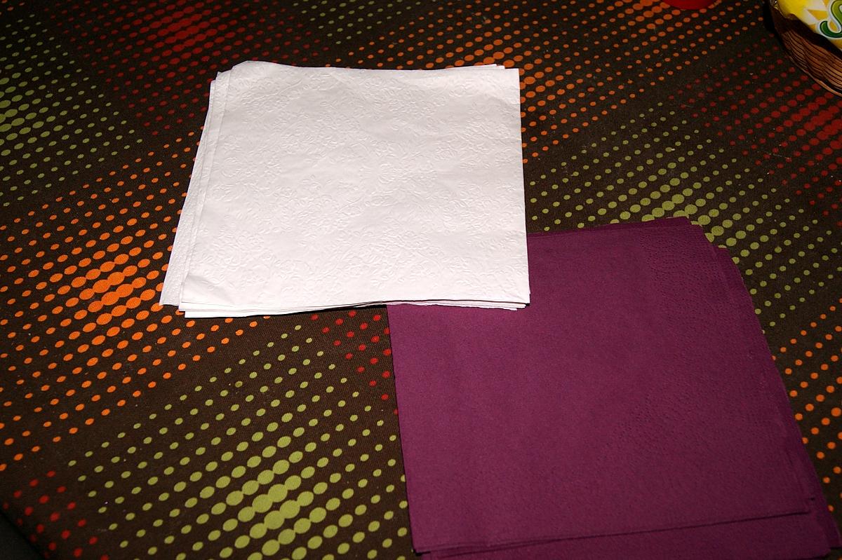 recette Pliage de serviette fleur de lys et table de nouvel an (thème violet/blanc)