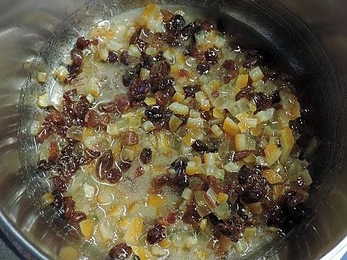 recette Panforte aux amandes, noisettes, raisins secs et agrumes confits