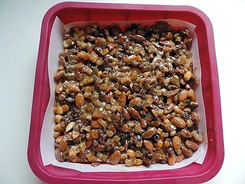 recette Panforte aux amandes, noisettes, raisins secs et agrumes confits