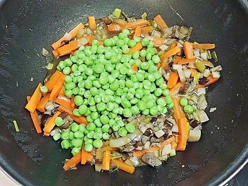 recette Filet de canard sur un lit de nouilles sautées et ses petits légumes