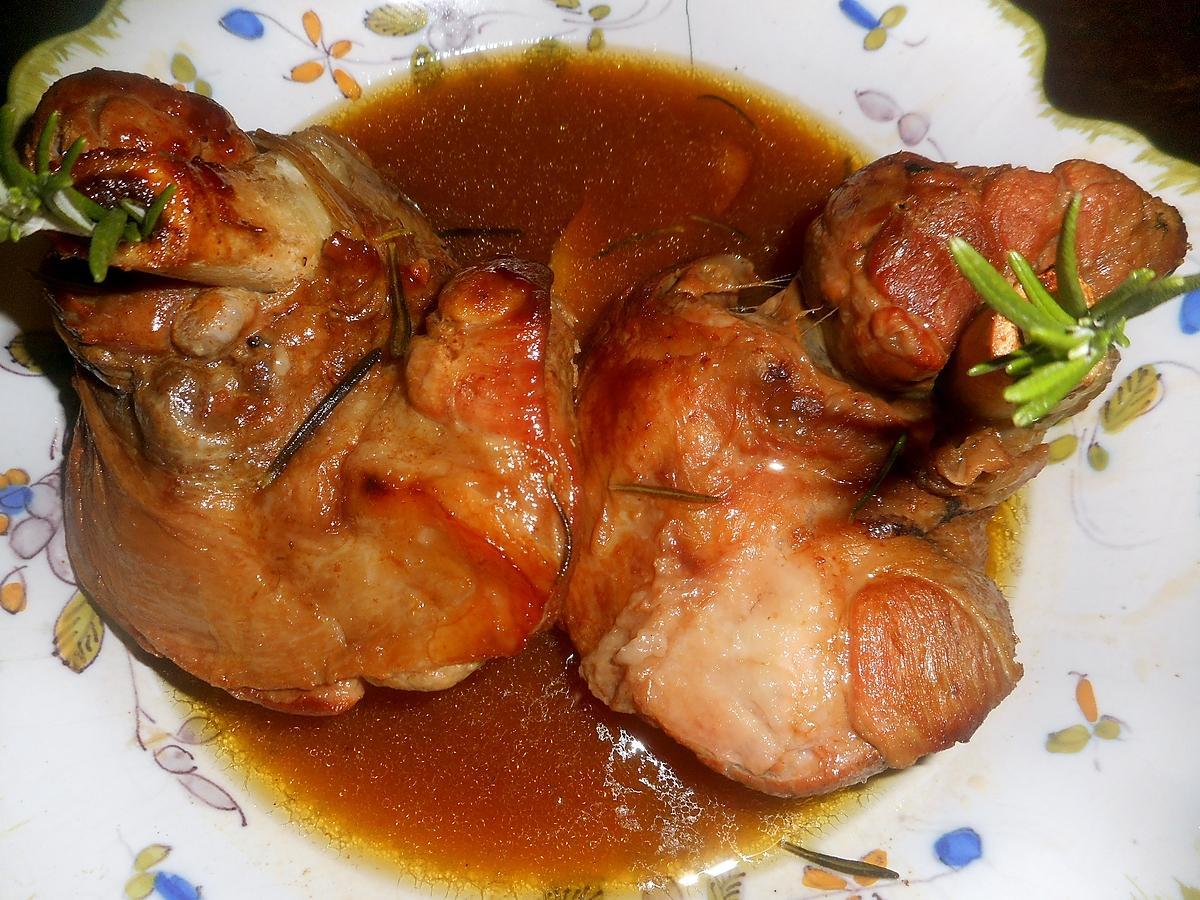 recette Souris d agneau fondante cuite dans son jus a l orange et au romarin