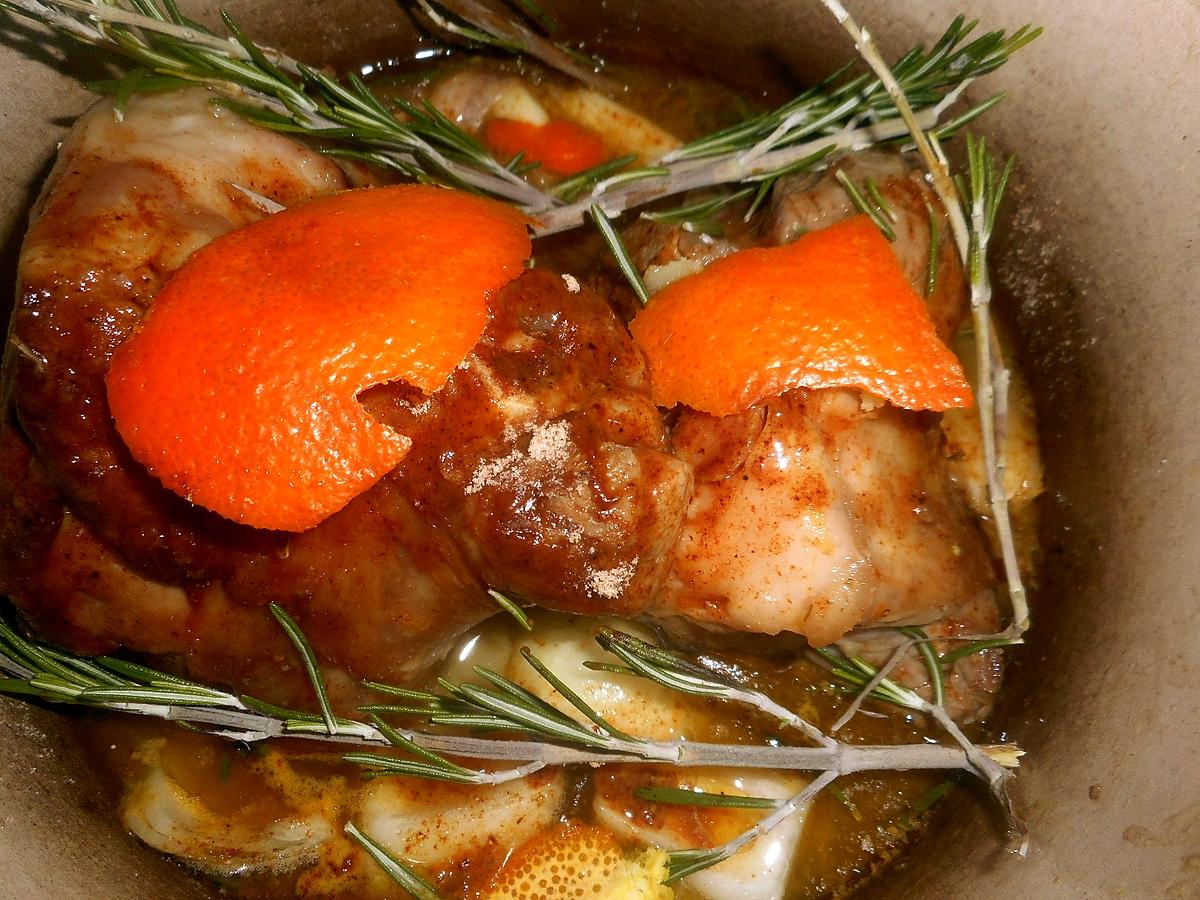 recette Souris d agneau fondante cuite dans son jus a l orange et au romarin