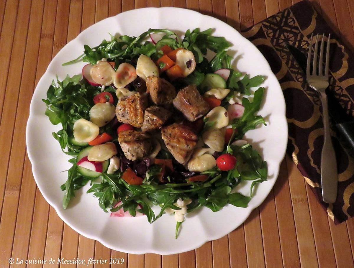 recette Brochettes de porc au four et salades à la grecque +