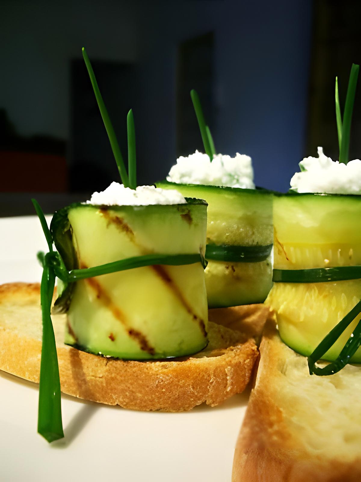 recette Courgettes grillées et fromage frais de chèvre à la ciboulette...