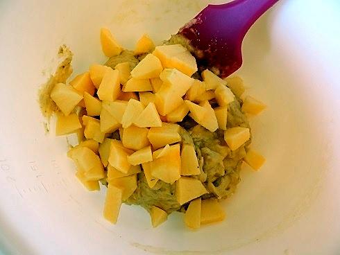 recette Muffin banane, pomme, poudre d'écorce de combava et son coeur marron