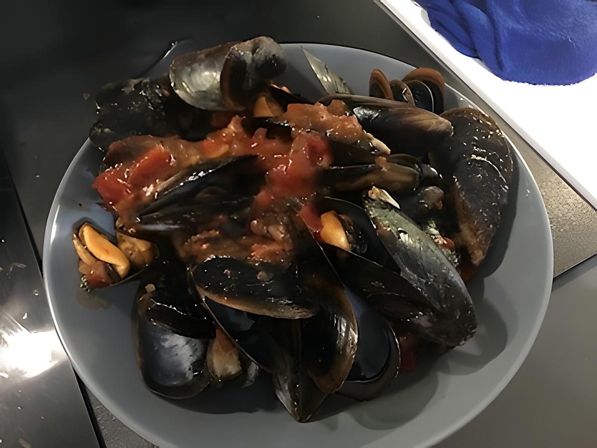 recette Moules à la Sauce Tomates rapide et délicieuse