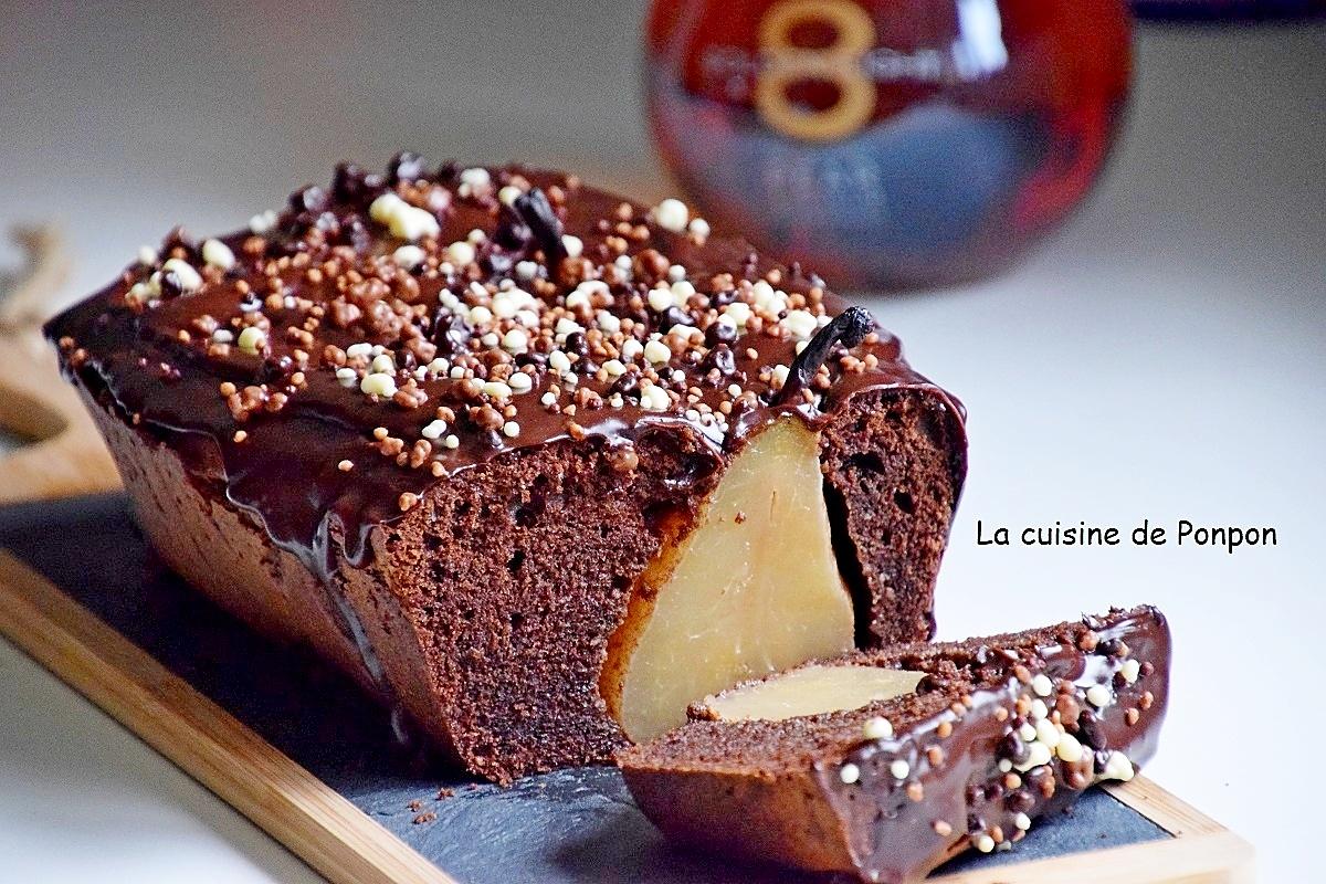 recette Gâteau au chocolat garni de poires entières parfumées à la liqueur de poire Williams