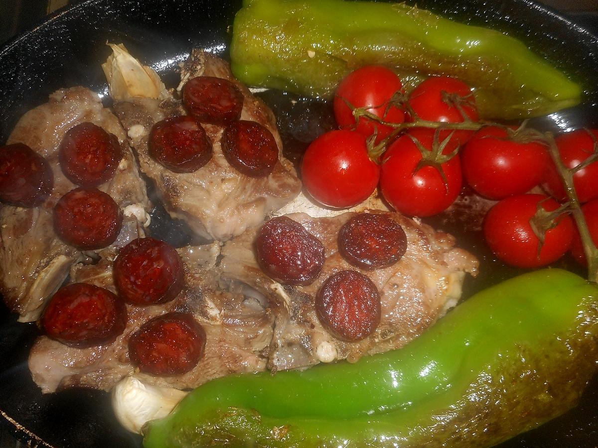 recette Cotes d agneau au chorizo,poivron,tomates