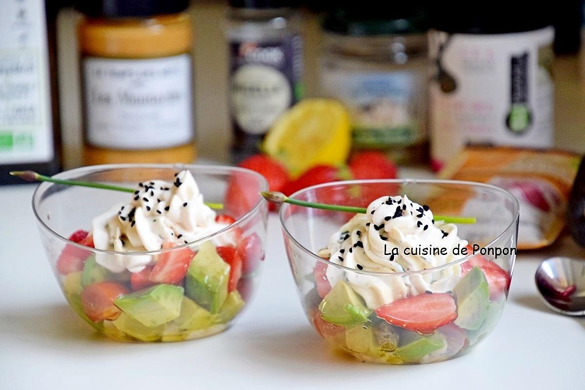 recette Verrine fraîcheur printanière: avocat , tomate et fraise, végétarien