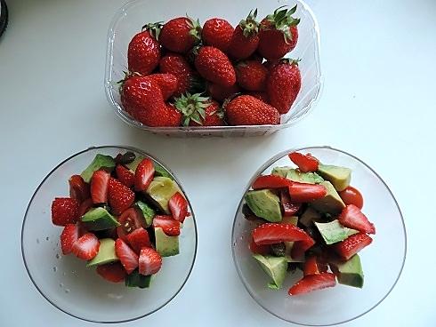 recette Verrine fraîcheur printanière: avocat , tomate et fraise, végétarien