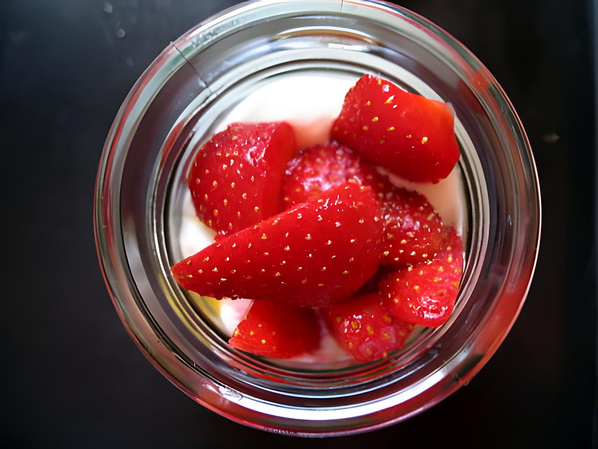 recette VERRINE DE FRAISES  A LA CREME LEGERE