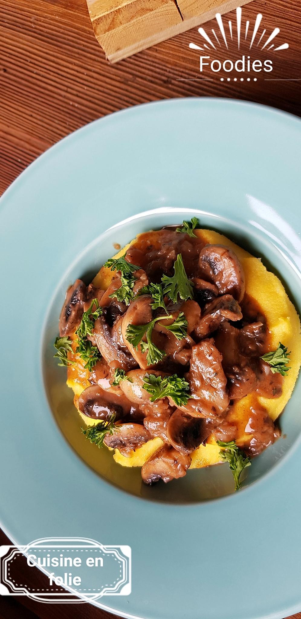 recette Polenta crémeuse au parmesan, champignons sauce vin rouge