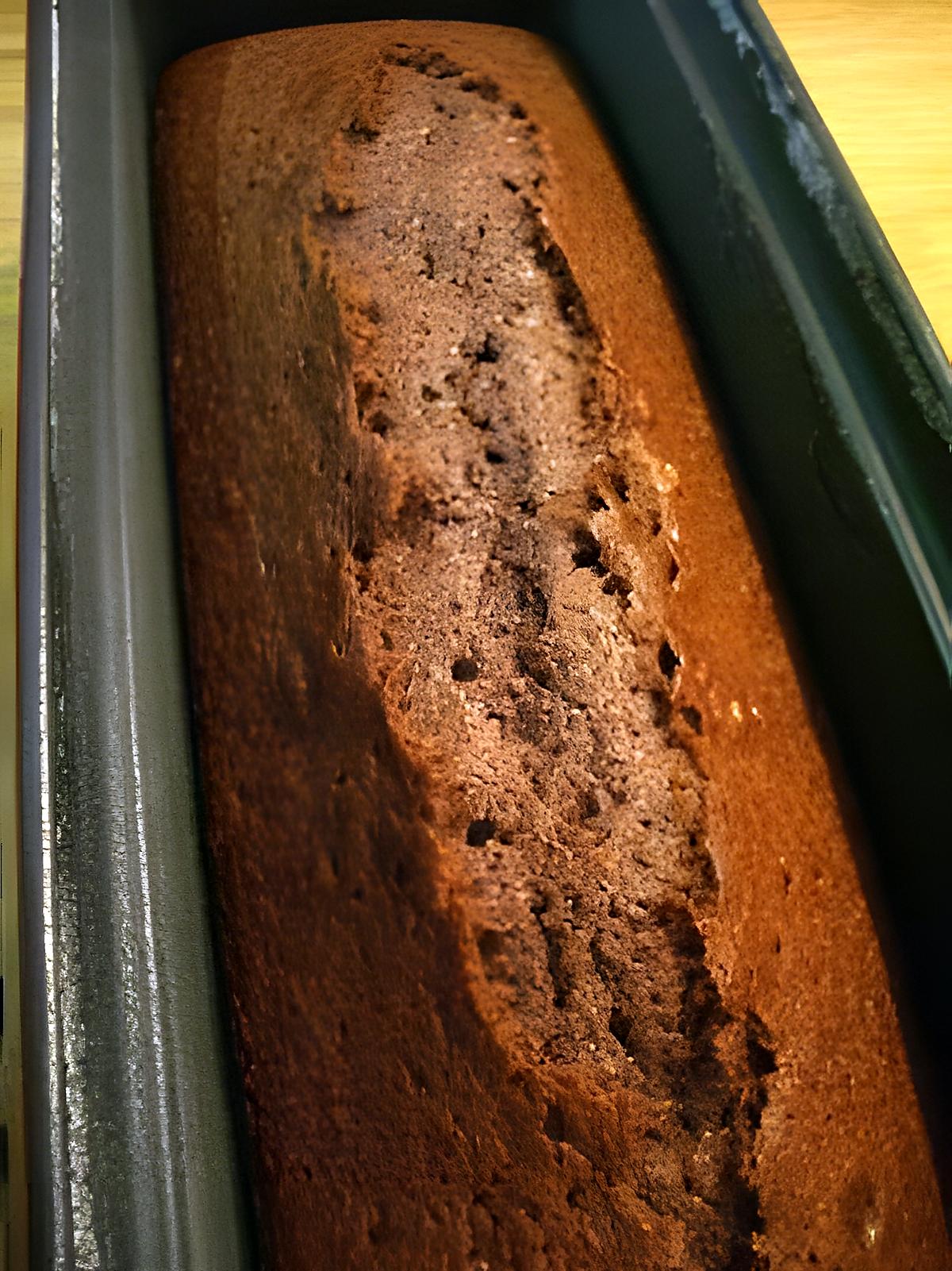 recette Cake au chocolat, amandes et rhum Valrhona...