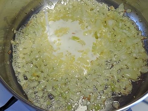 recette Filet de cabillaud cuit à basse température servi avec une sauce aux crevettes grises