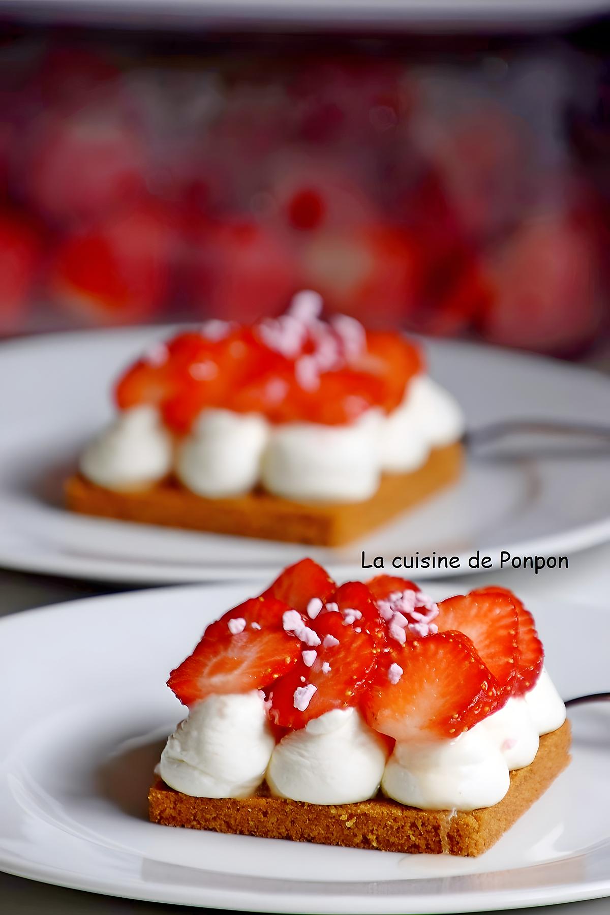 recette Tartelette aux fraises sur chantilly à l'acérola et combava, sans cuisson