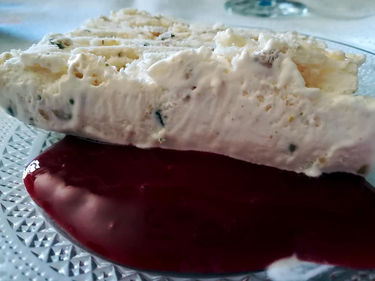 recette Nougat glacé avec son coulis de fruits rouges