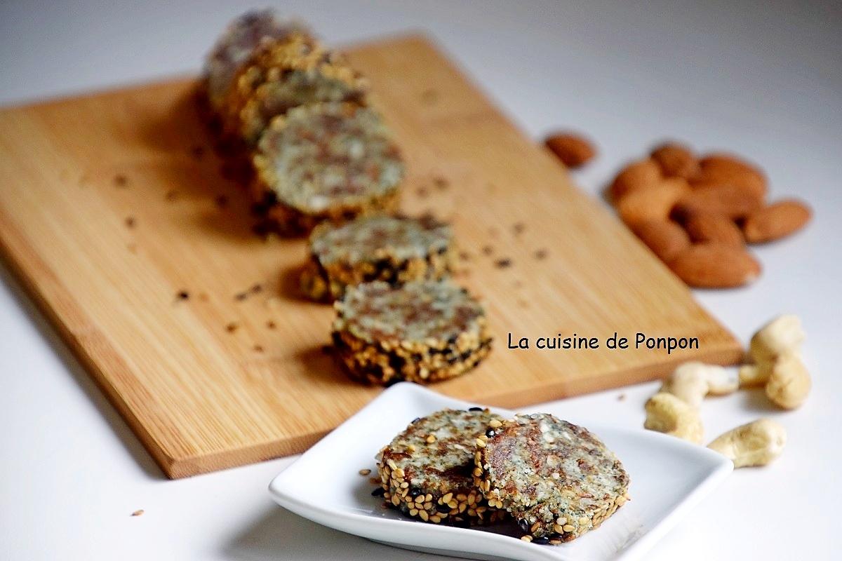 recette Barre énergétique aux poires séchées, noix de cajou, amande et spiruline, vegan