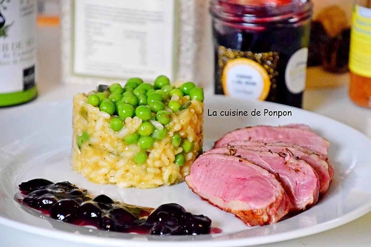 recette Magret de canard cuit à basse température, confiture de cerise à l'ail noir et risotto aux petits pois