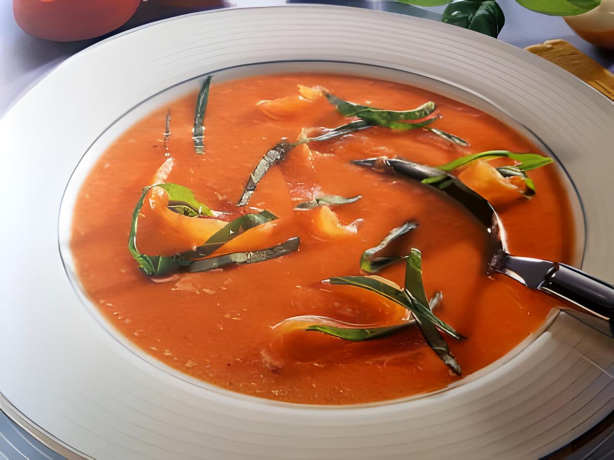 recette Soupe glacée à la tomate et au saumon