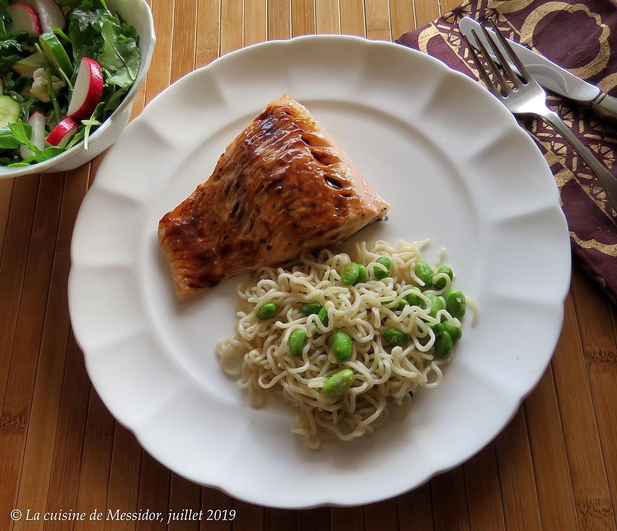 recette Filets de saumon laqués et nouilles ramen +