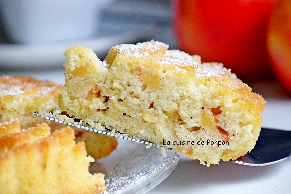 recette Gâteau hyper moelleux à la pomme, écorce de combava et blancs d'oeufs