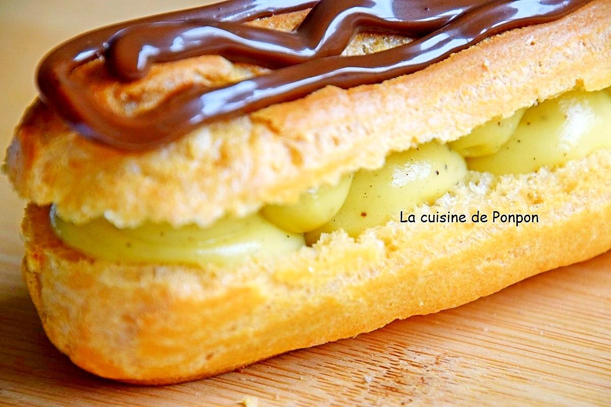 recette Éclair à la crème d'anis étoilé garni de confiture de lait au cacao et noisettes