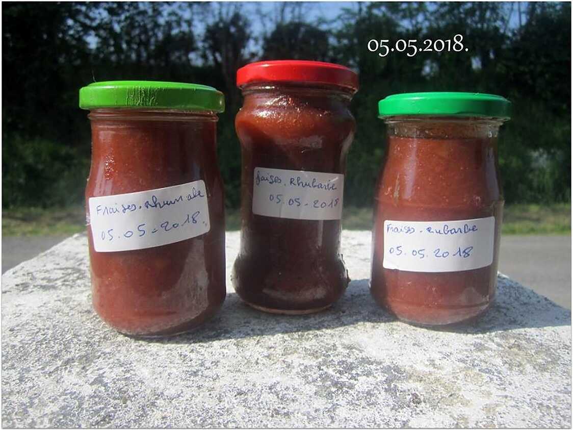 Recette de Confiture de fraises/rhubarbe vanillé.