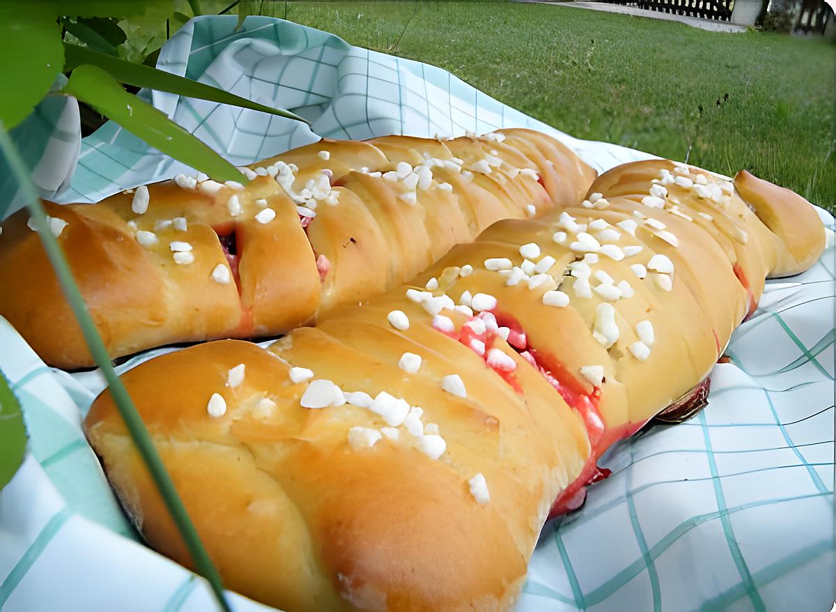 recette Ooo Brioche tressée vanille , pralines roses & pépites de chocolat ooO