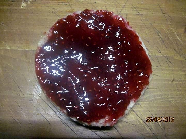 recette Hamburgers sucrés aux fruits rouges et confiture.