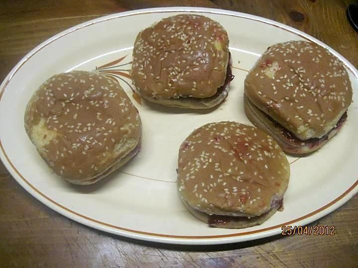 recette Hamburgers sucrés aux fruits rouges et confiture.