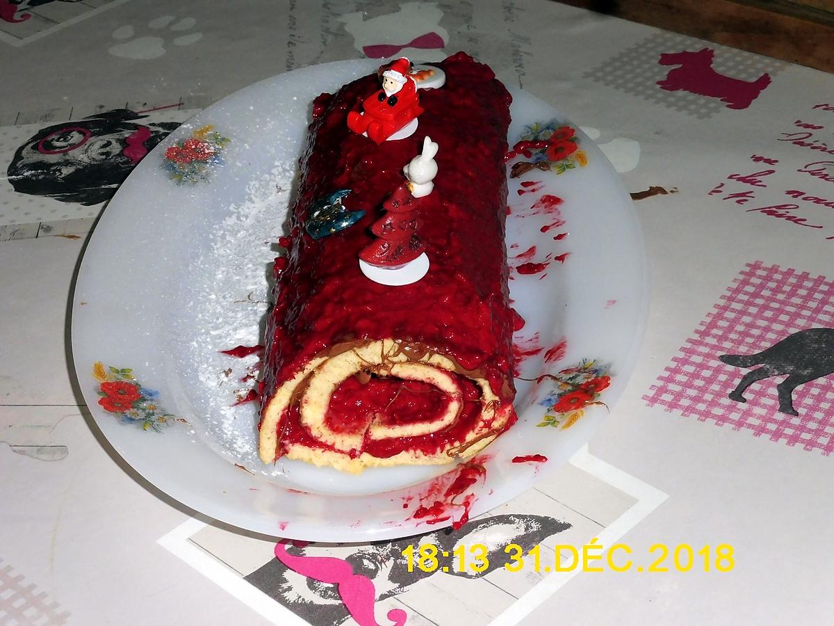 recette BUCHE DE NOEL AUX FRAMBOISES