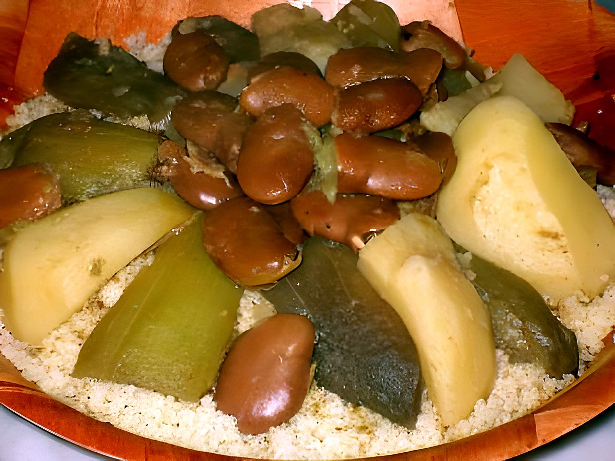 recette Couscous aux aubergines,féves séches et pommes de terre d'Alger.