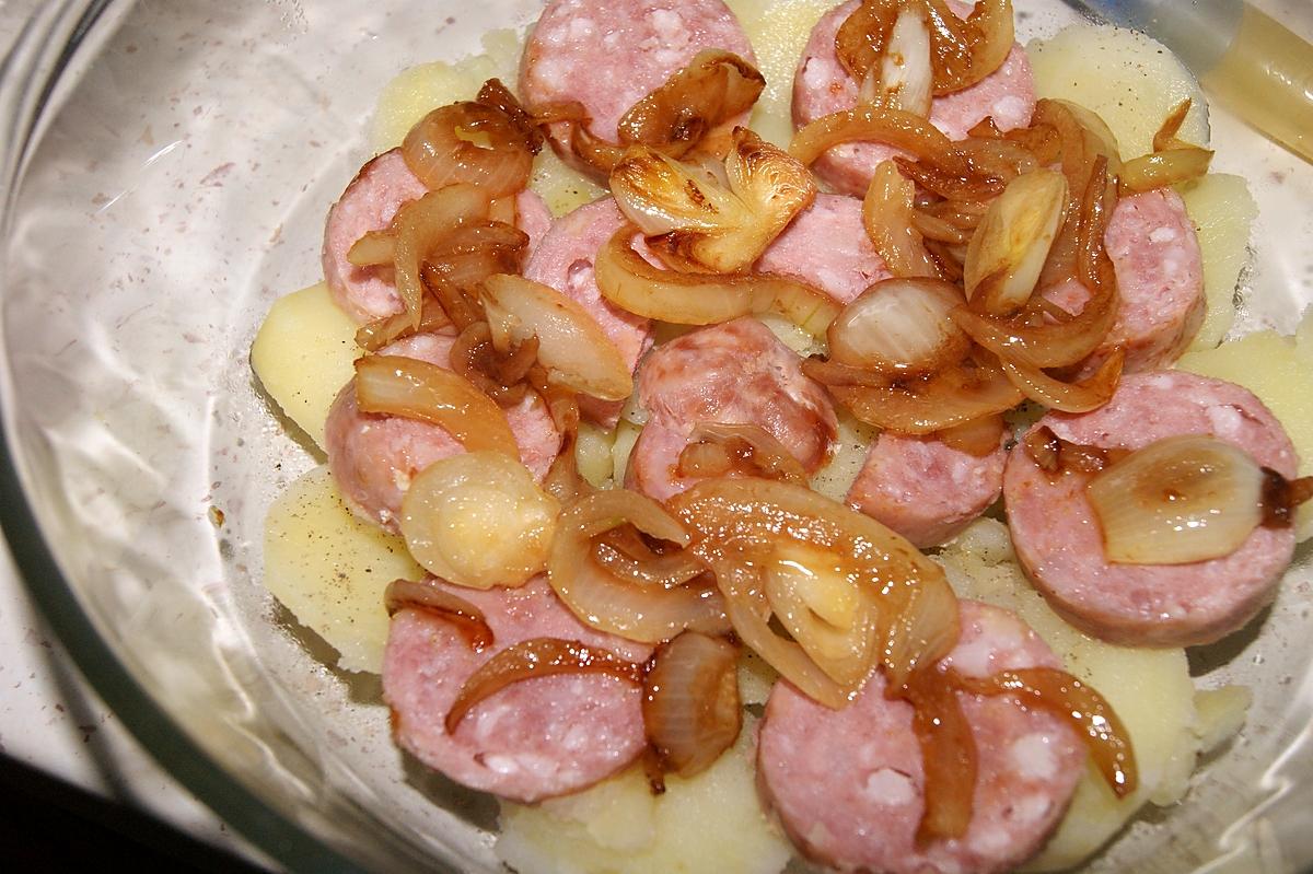 recette Pommes de terre et saucisse de Morteau à la cancoillotte à l'ail.