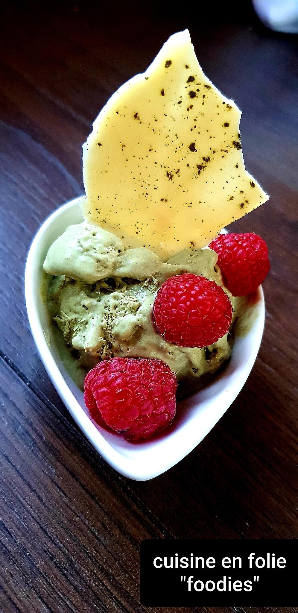 recette Glace au thé matcha sans sorbetière, framboises et chocolat blanc