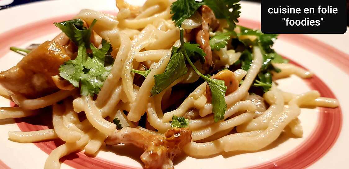 Recette de Pâtes maison aux chanterelles et coriandre