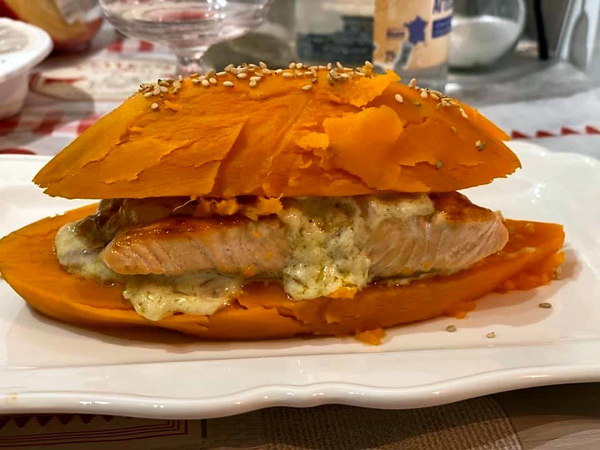 recette BURGER PATATE DOUCE AU SAUMON