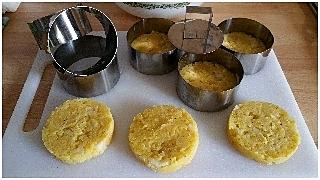 recette Cuisses de poulet gratinées purée d'olive - galettes de pommes de terre