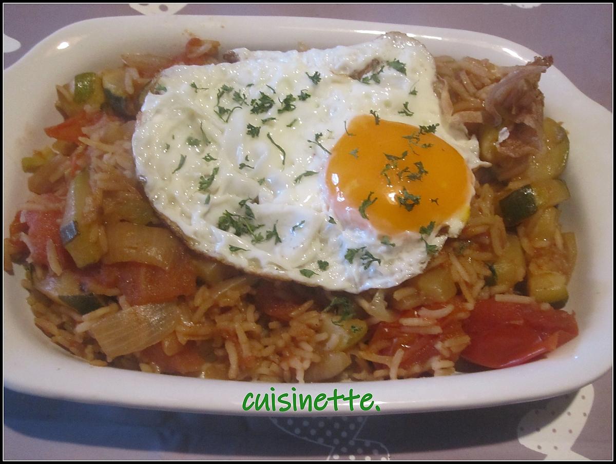 recette Riz aux légumes aux œufs sur le plat.