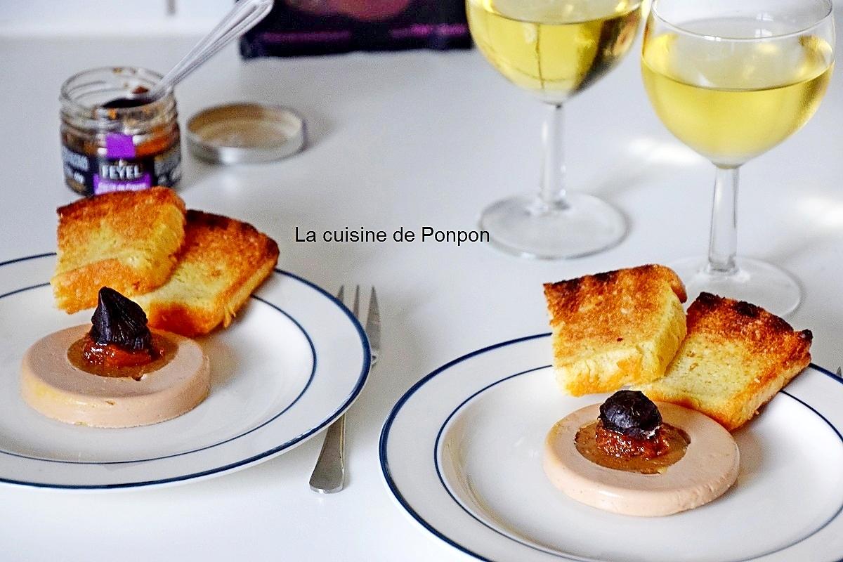 recette Tranche de foie gras de canard et son coeur de figue garni d'ail noir